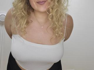 BountyGirl - Live porn & sex cam - 18885098