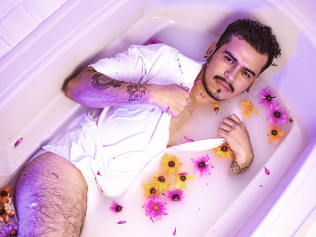 SalvattoreCos - Live Sex Cam - 18899030