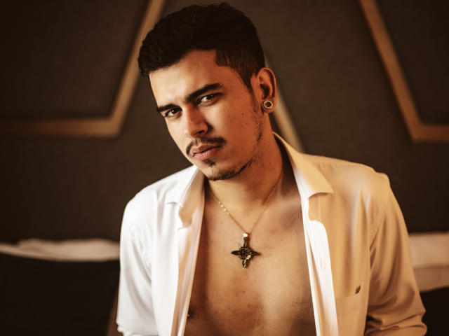 SalvattoreCos - Sexe cam en vivo - 18899070