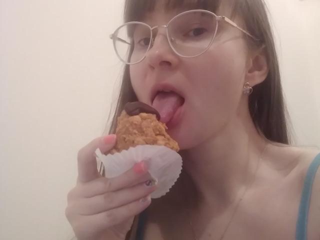 KiraGoldens - Porno na żywo i seks kamera - 18900114