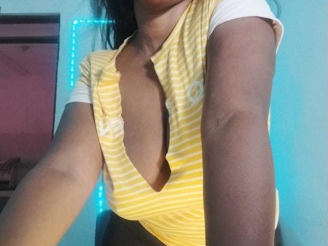 EmiraHot - Live porn &amp; sex cam - 18902398