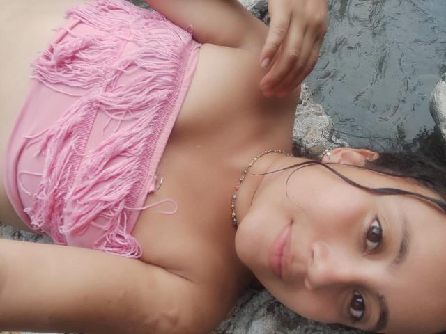 AngelaSexyCute - Live Sex Cam - 18909438