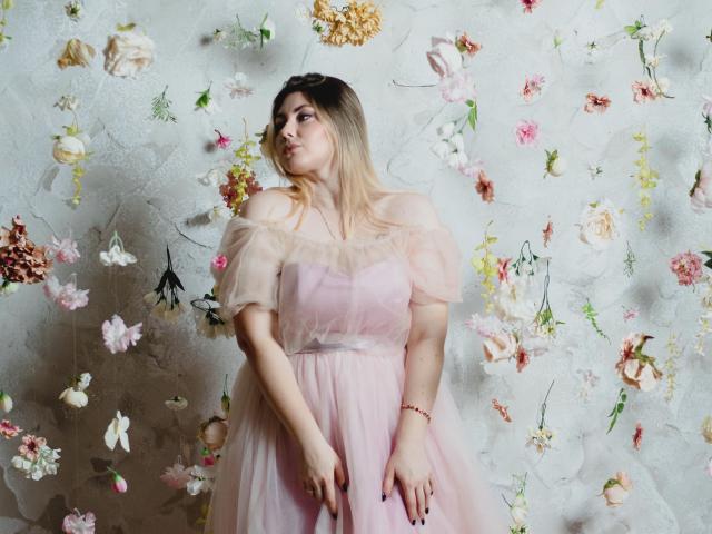 SofiaLux - Live sex cam - 18916866