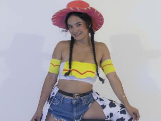 KarlyeKroes - Live sexe cam - 18921434