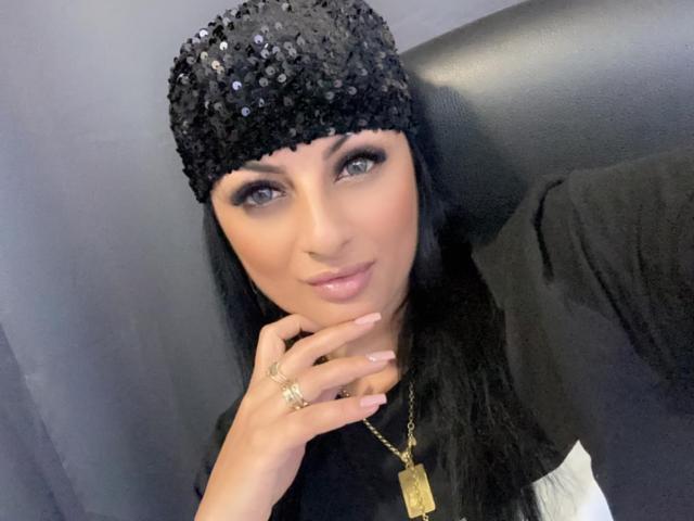 SelenaVixen - сексуальная веб-камера в реальном времени - 18931366