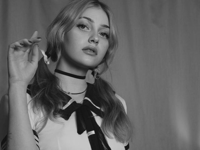 CaseyRendel - Sexe cam en vivo - 18932758