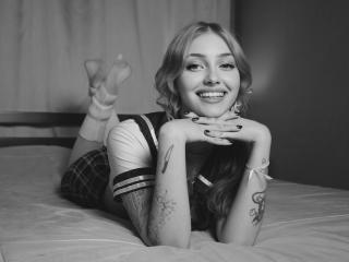 CaseyRendel - Live Sex Cam - 18932762