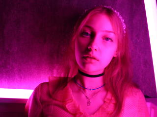 CaseyRendel - Live Sex Cam - 18932766