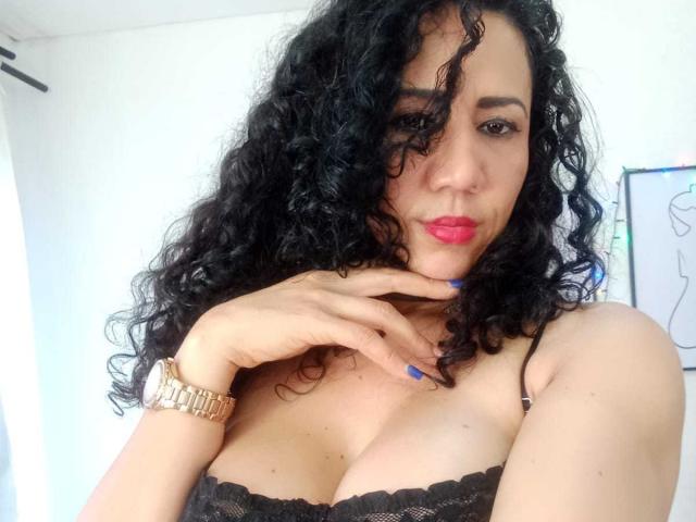 NaomyHott69 - Live sex cam - 18939882