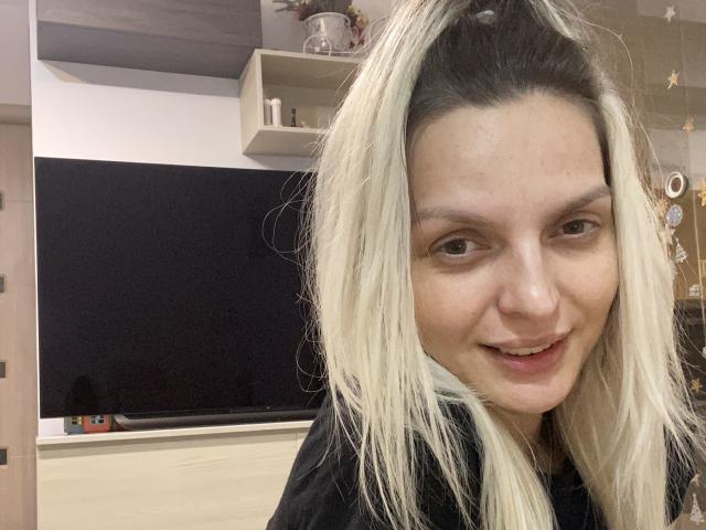 DouceAmelia - Live sex cam - 18940238