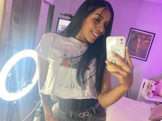 FiorellaBossh - Live porn & sex cam - 18940486