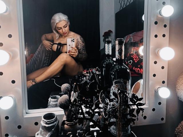 AvrilGray - Live porn &amp; sex cam - 18941090