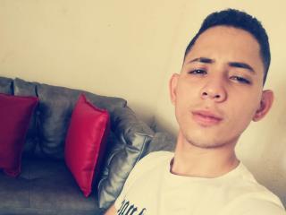 AlexanderBrathley - Live sex cam - 18942454