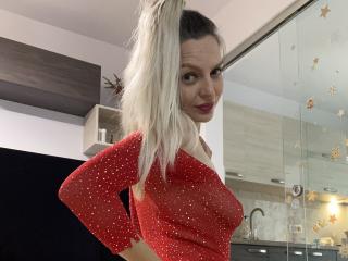 DouceAmelia - Live Sex Cam - 18948394