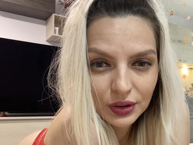 DouceAmelia - Sexe cam en vivo - 18948418