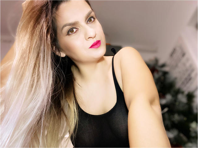 ReveMignoneX - Live porn &amp; sex cam - 18959590