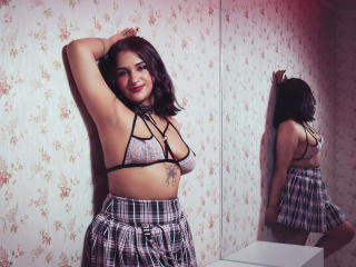 AvrilCherry - Live sex cam - 18962642