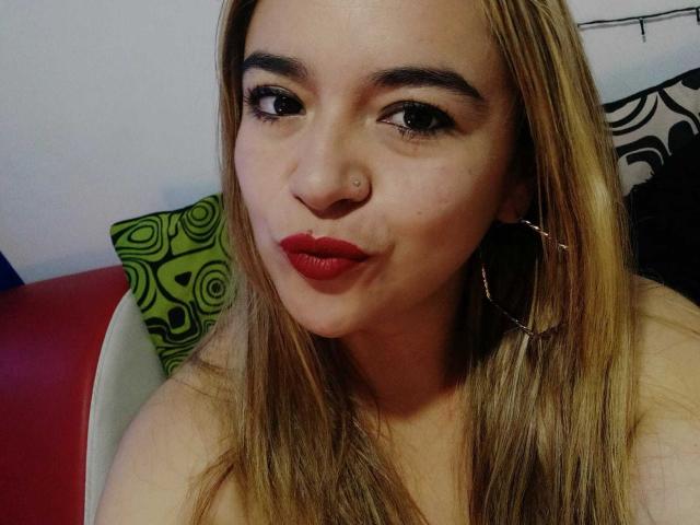 NaugthyCurvy - Live porn &amp; sex cam - 18971402