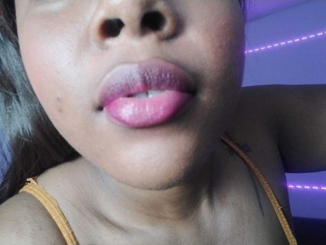 EmiraHot - Live porn &amp; sex cam - 18972074