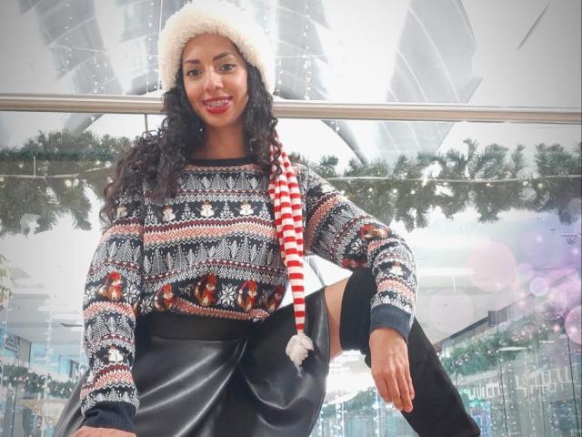 MoniqueCurlz - Live sex cam - 18973078