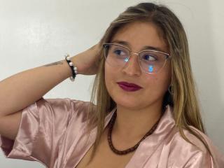 CarolineTorres - Live sex cam - 18990726