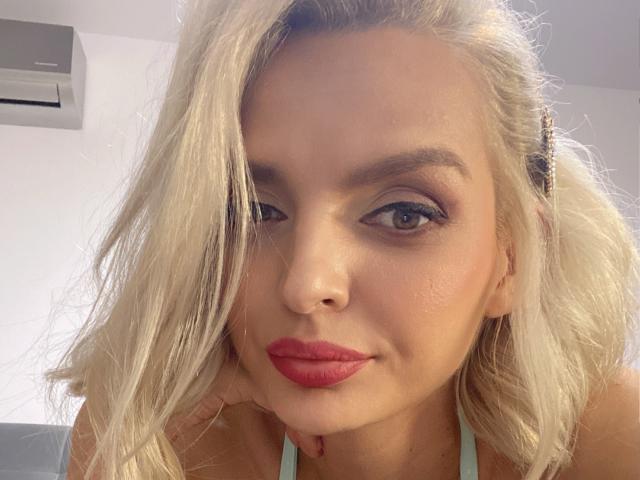 DouceAmelia - Live sex cam - 18999246