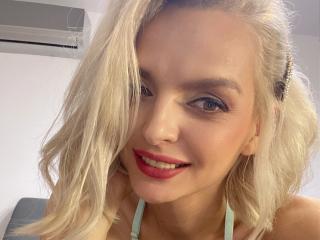 DouceAmelia - Live porn & sex cam - 18999250