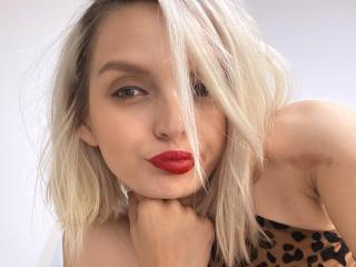 DouceAmelia - Live Sex Cam - 18999266