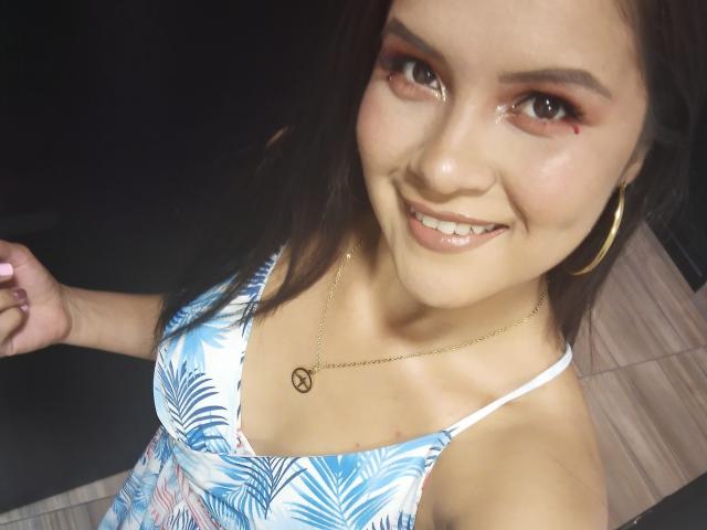 ConniRiccy - Live sex cam - 19019302