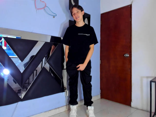 KevinBigCockX - Sexe cam en vivo - 19024734
