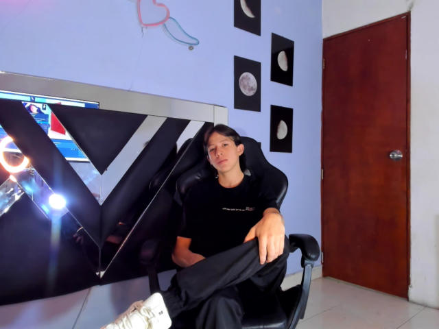 KevinBigCockX - Sexe cam en vivo - 19024774