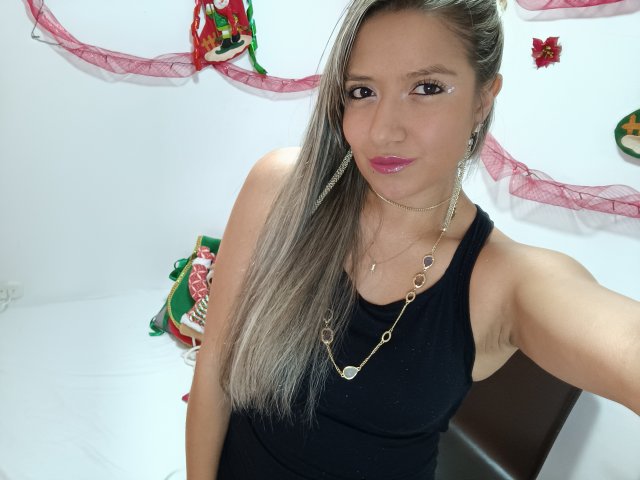 ValeriaHunter69 - Live porn &amp; sex cam - 19028762