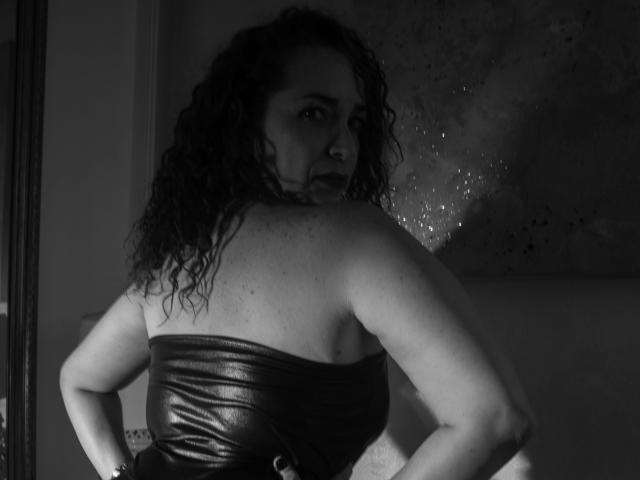 ScarletthVega - Live sex cam - 19045858