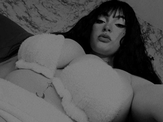 ValeriaJhonsson - сексуальная веб-камера в реальном времени - 19046358