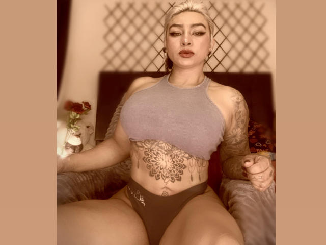 AvrilGray - Sexe cam en vivo - 19046682