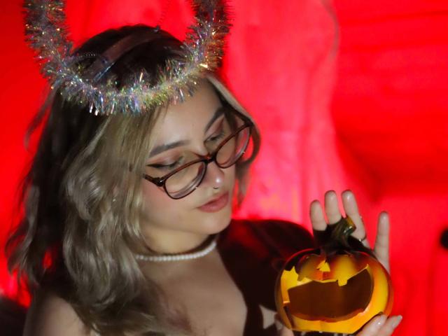 CarolineJones69 - Live sexe cam - 19048054