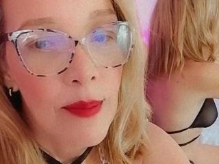 KellyLust - Live sex cam - 19056650