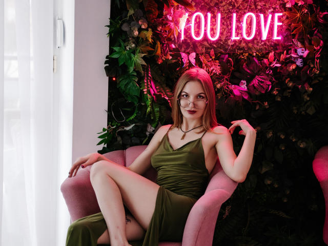 JanineTate - Live sex cam - 19059322