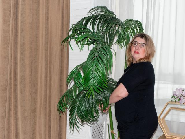 HelenEnigma - Live Sex Cam - 19068970