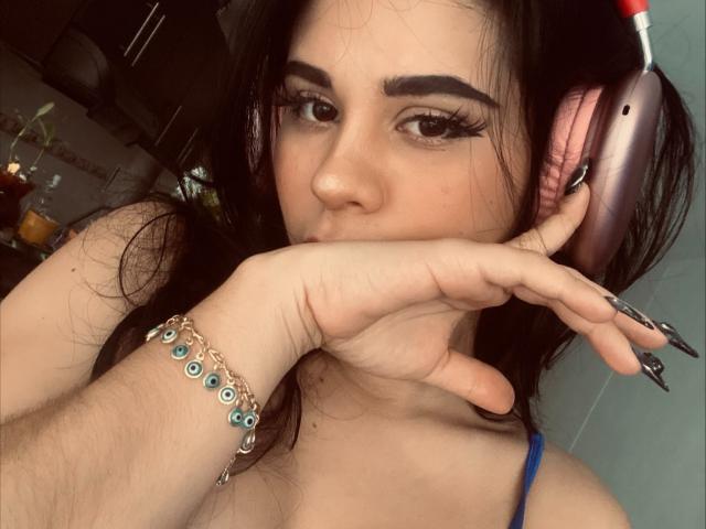 KeriAnn - Live sex cam - 19076562