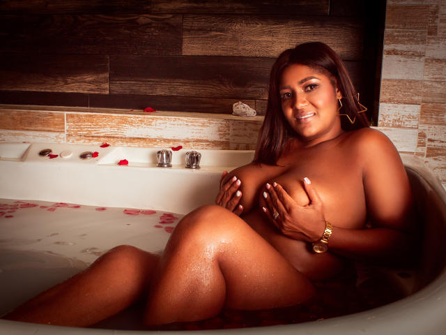 CristinaWillis - Live sex cam - 19088746