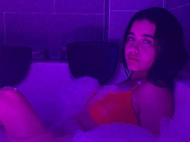 LianaBernocchi - Live porn &amp; sex cam - 19090594