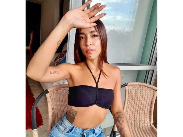 LeaThompson - Live porn &amp; sex cam - 19091970