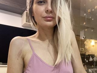 DouceAmelia - Live porn &amp; sex cam - 19099982