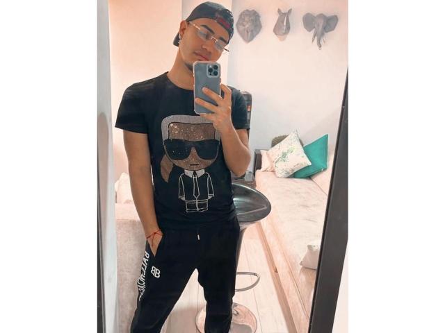 Jaden69 - Live Sex Cam - 19103198