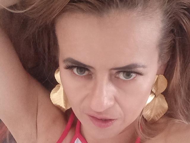 Maghenta - Live sex cam - 19112982