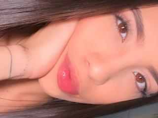 KylieWhite - Live Sex Cam - 19123510