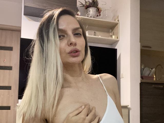 DouceAmelia - Live porn &amp; sex cam - 19125106