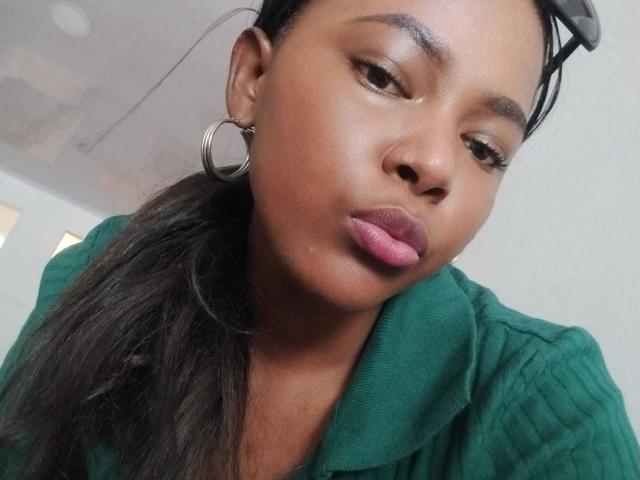 EmiraHot - Live porn &amp; sex cam - 19161038