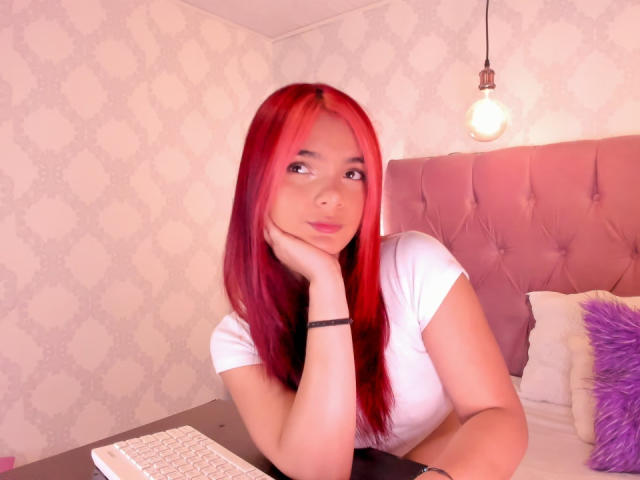 EmilieXGray - Live sex cam - 19168126